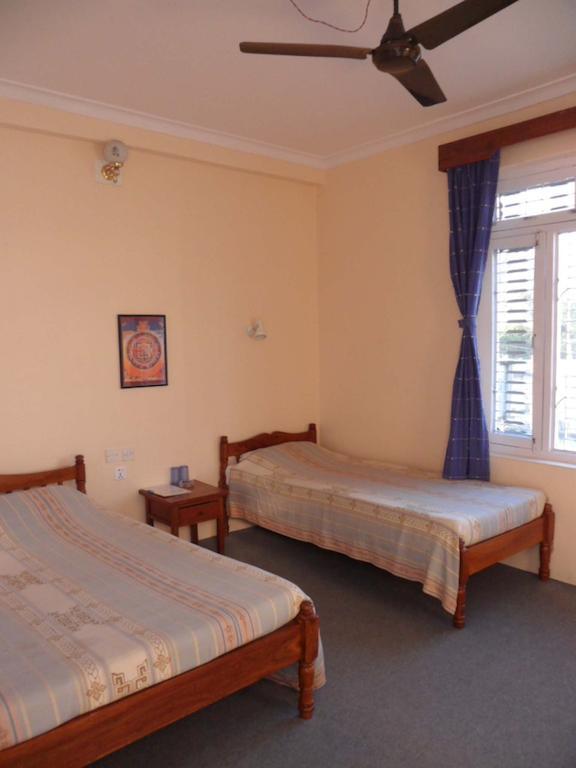 Hotel Nirvana Pokhara Oda fotoğraf
