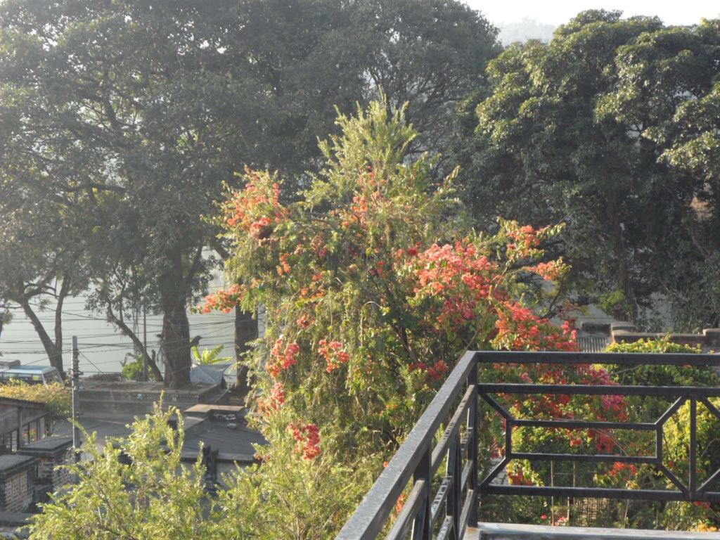 Hotel Nirvana Pokhara Dış mekan fotoğraf
